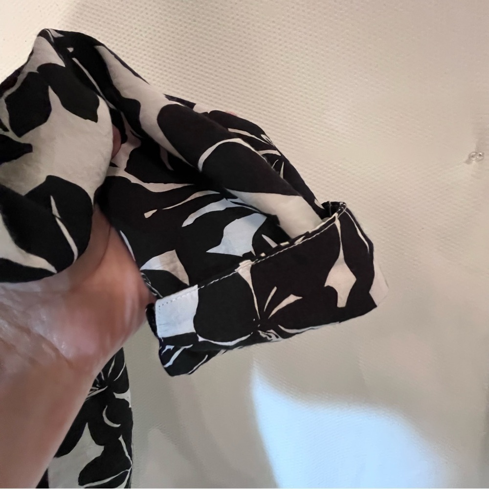 Sara Michelle Black & White Floral Button Down Shirt Blouse size large - Picture 8 of 13